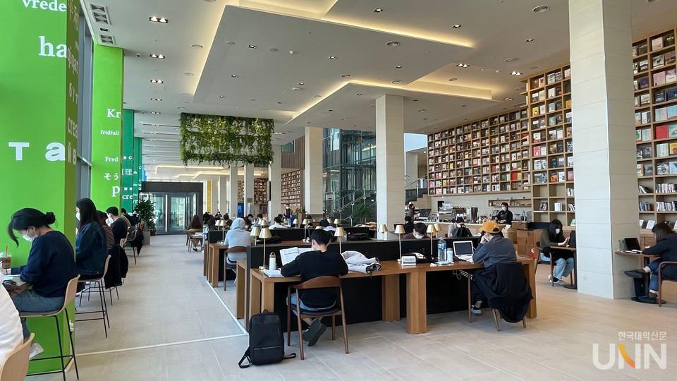 Thư viện trường đại học quốc gia Seoul Tech