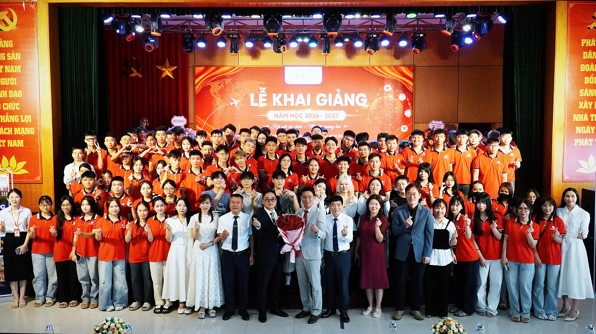 Lễ khai giảng tại du học New world