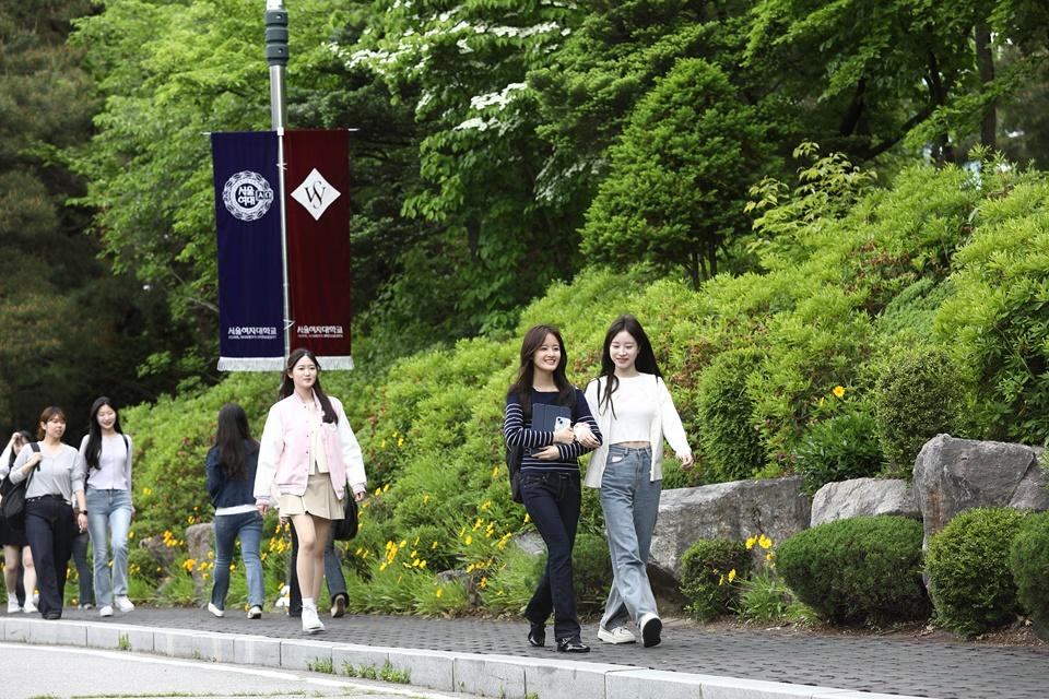 Sinh viên trường đại học nữ sinh Seoul Hàn Quốc