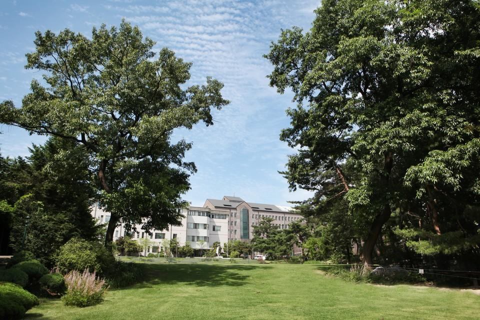 Khuôn viên trường đại học nữ sinh Seoul Hàn Quốc