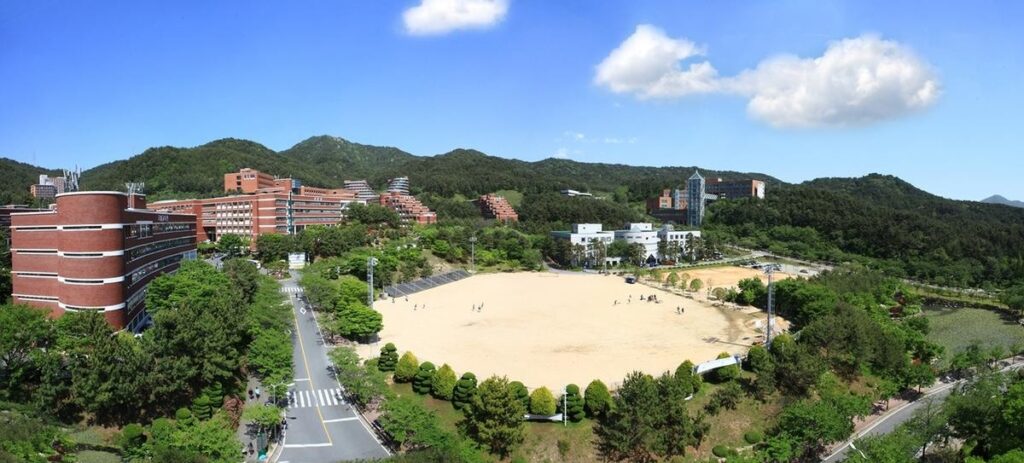 Toàn cảnh khuôn viên trường đại học Kyungsung Hàn Quốc