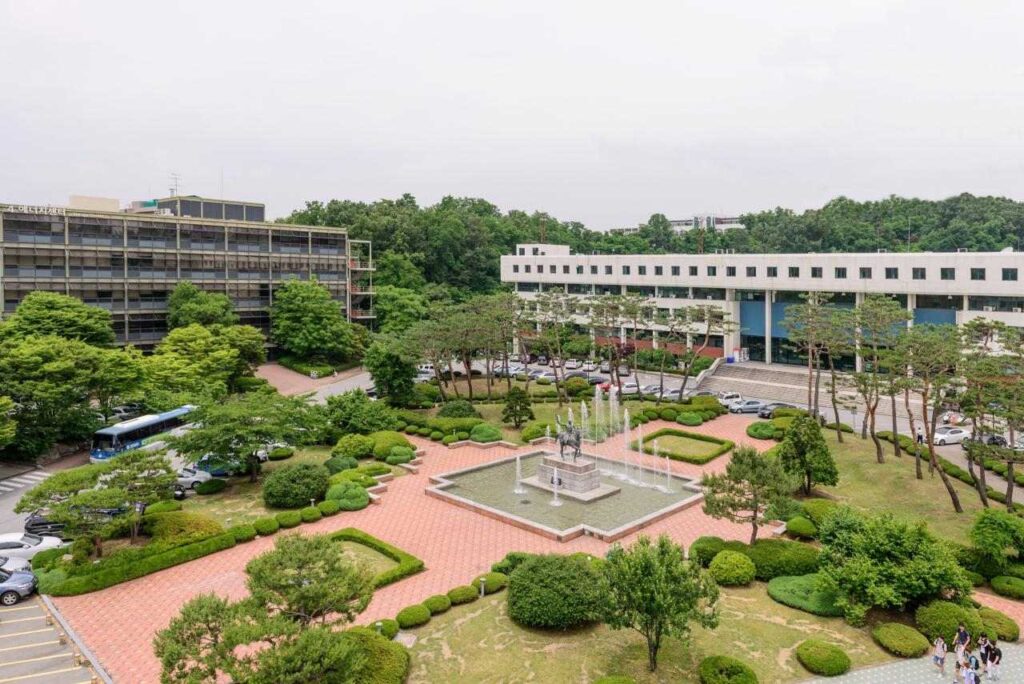 Khuôn viên đại học Ajou Hàn Quốc 