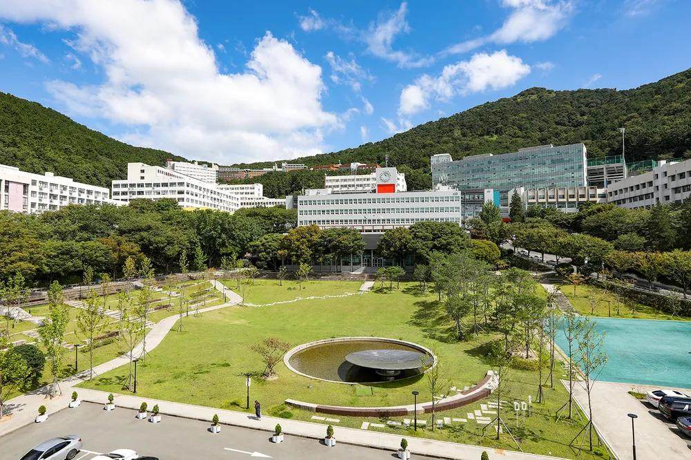 Toàn cảnh khuôn viên trường đại học Đông-A Hàn Quốc