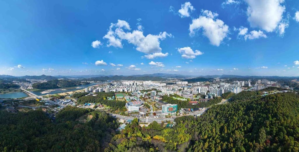 Cảnh từ trên cao trường đại học Kongju Hàn Quốc 