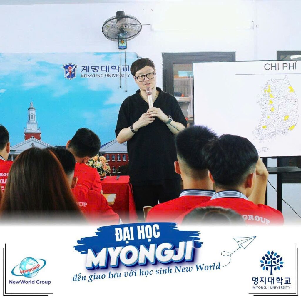 Đại diện trường Myongji giao lưu cùng học sinh New World