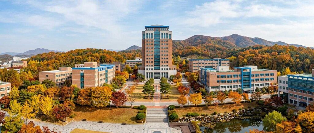 Mùa thu trường đai học Gwangju Hàn Quốc